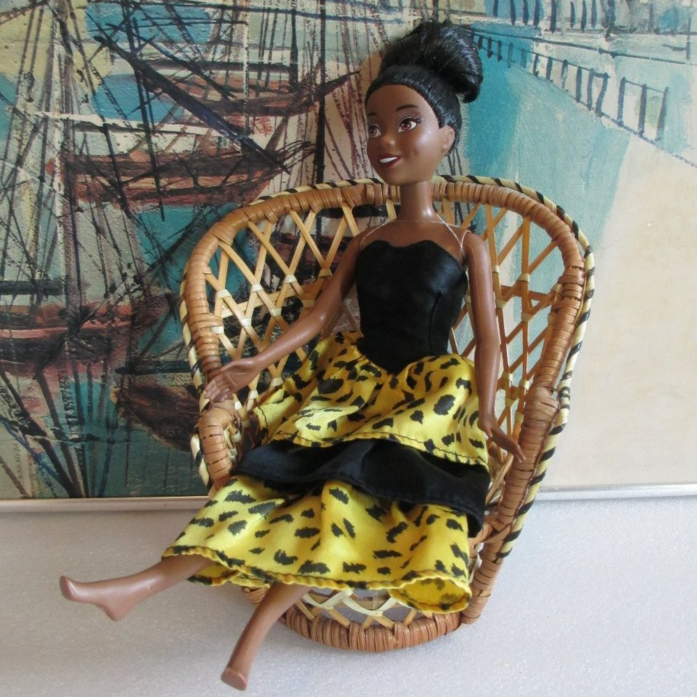 VINTAGE "CHRISTIE" (BARBIE'S BFF!)
